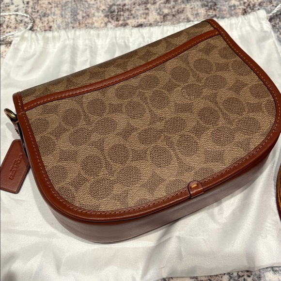 Coach Willow Saddle Bag In Signature Canvass - Picture 8 of 10